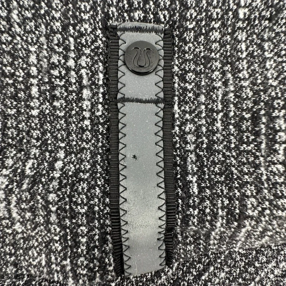 Lululemon‎ Athletica VInyasa Infinity Scarf Cowl Neck Heathered Black Grey